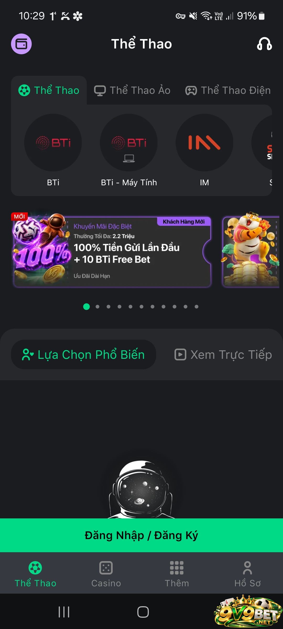 Thực hiện việc đăng ký hoặc đăng nhập tài khoản sau khi đã tải app